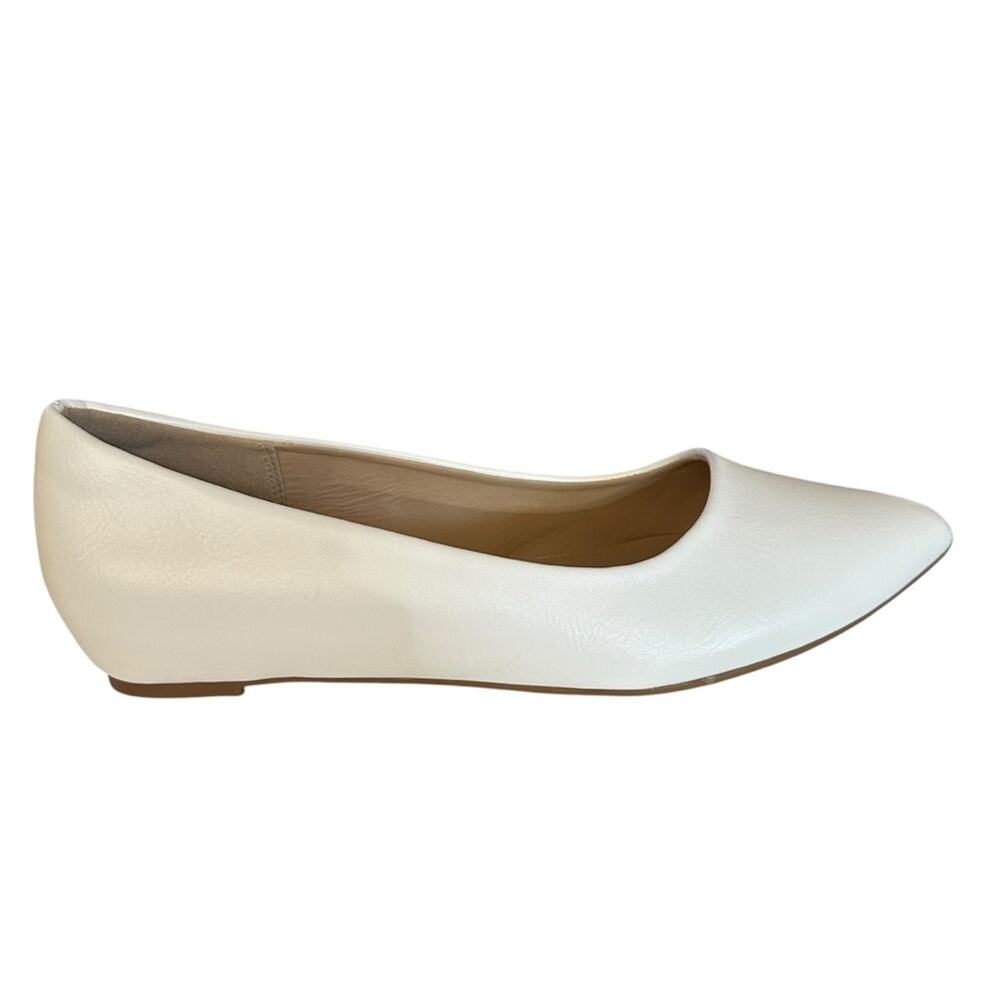 Dream pairs Julian White Women's hidden wedge Flats size 9 faux leather. - Picture 5 of 9